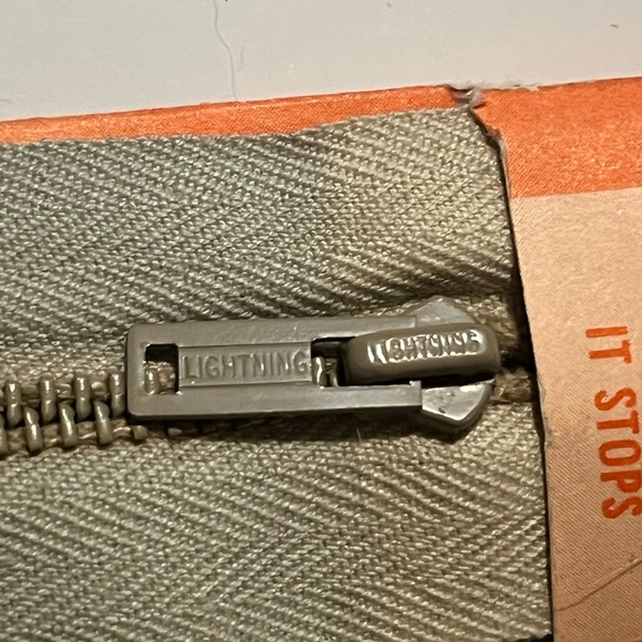 Vintage Sewing and Crafting Supplies - Vintage Lightning Zipper - Monarch Pins - Picture 12 of 12